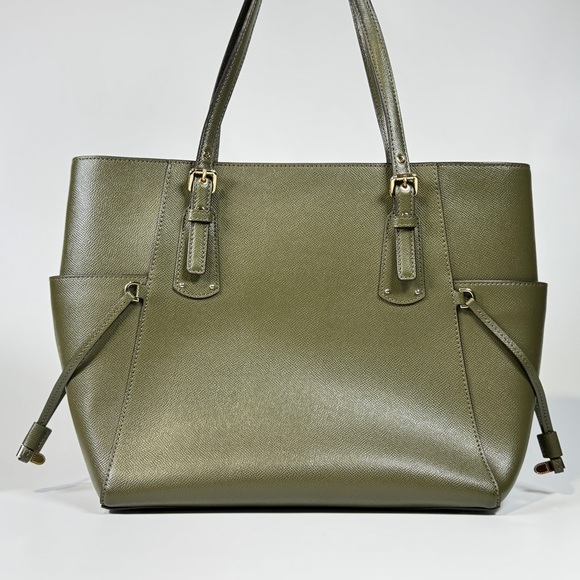 Michael Kors Voyager Tote - Picture 5 of 9